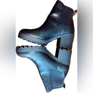 ALDO Chelsea boot - Lug sole